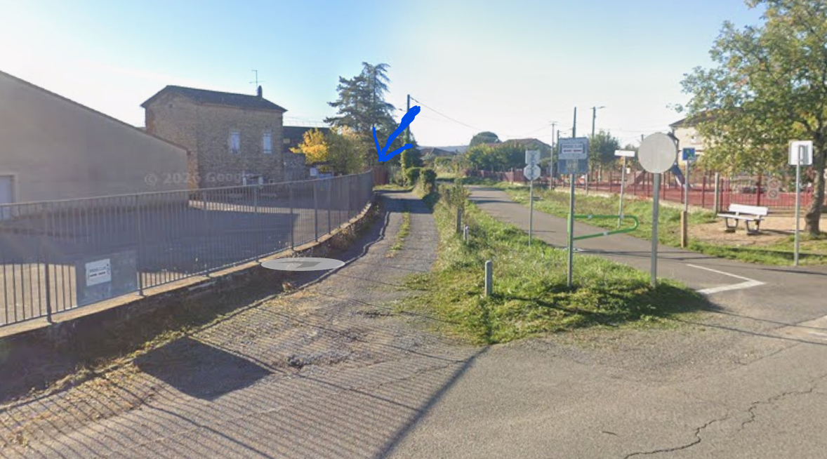 Photo du chemin à emprunter pour rejoindre l'entrée du club d'échecs